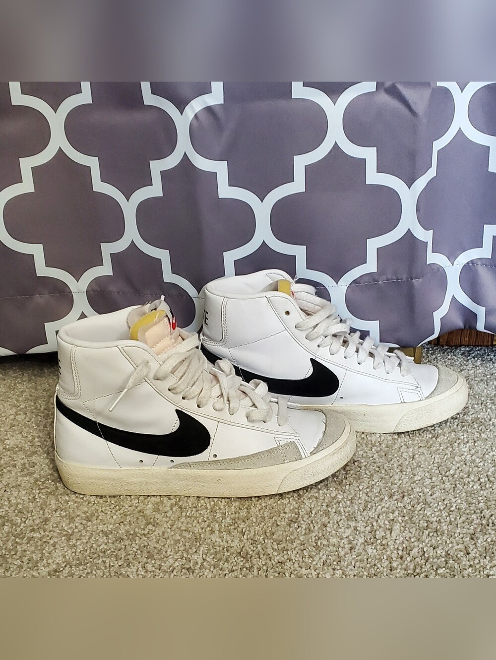 Nike Blazer Mid Vintage White Sneakers with Black Swoosh Women's Size 5.5